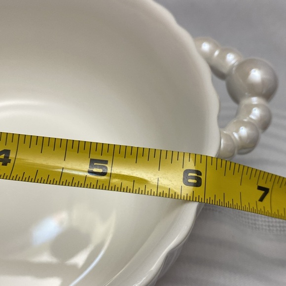 Pink and White Pearl Ceramic Bowl With Lid - Picture 16 of 16